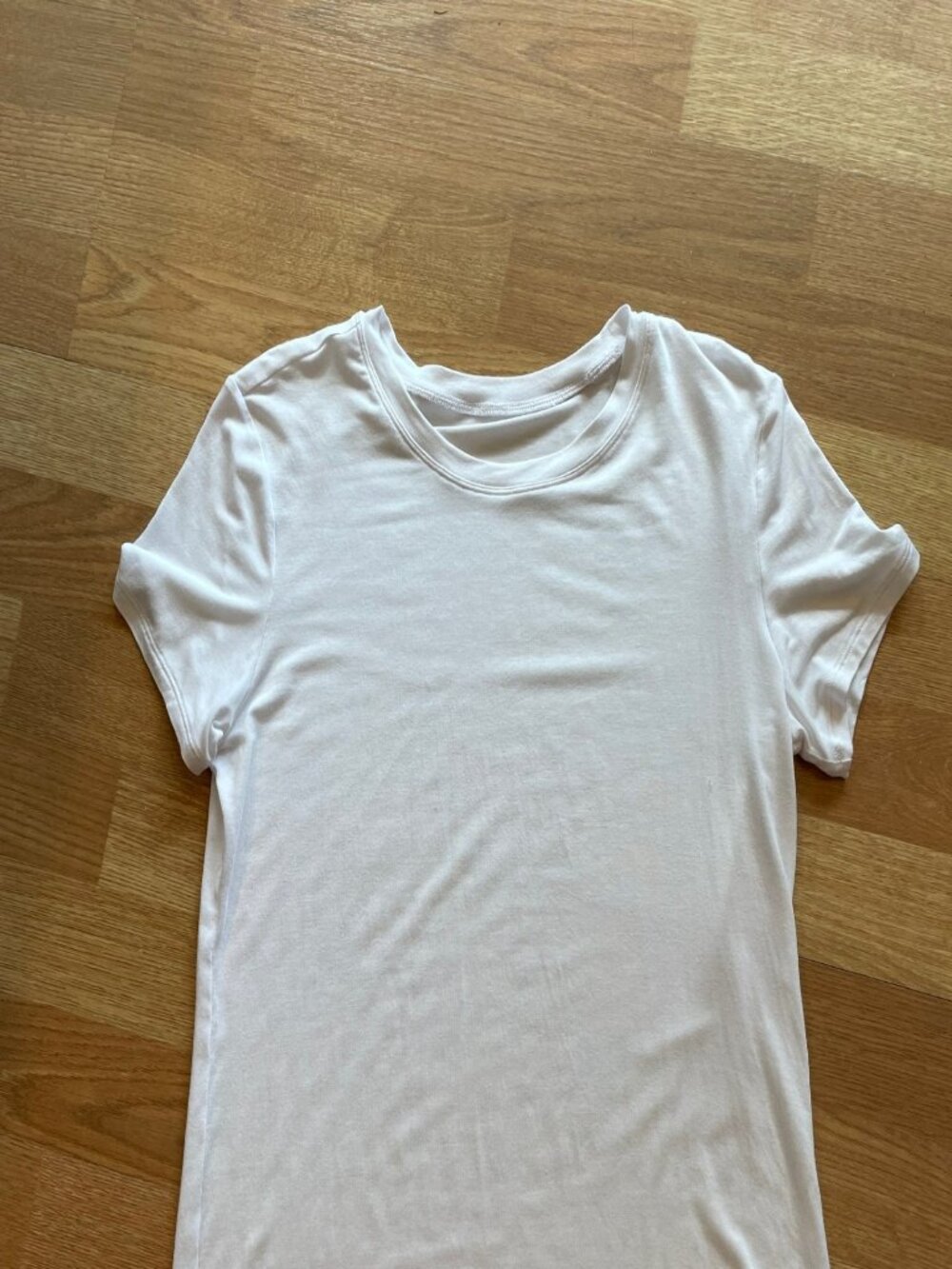 ALO yoga All Day Short sleeve white tee women's XS (2-4)